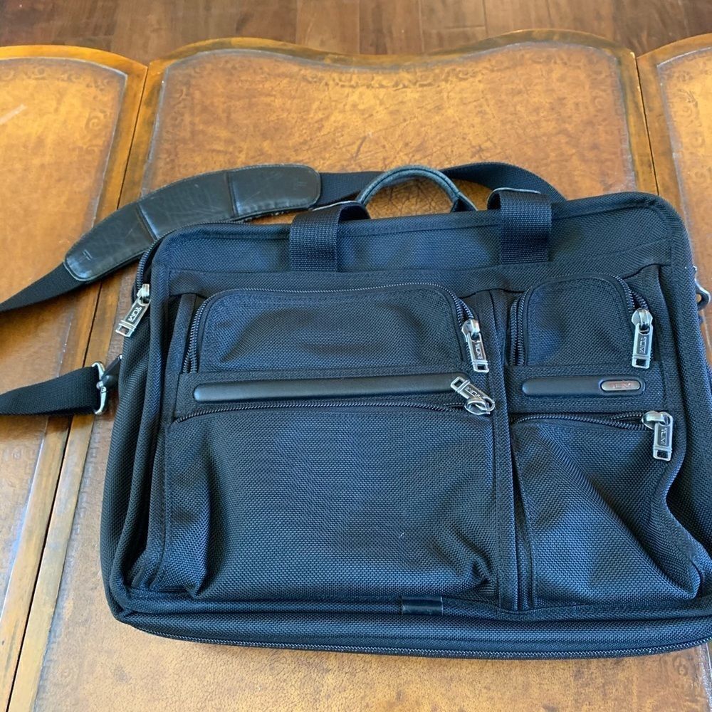 Tumi Compact Large Screen Nylon Computer Brief - Picture 3 of 8